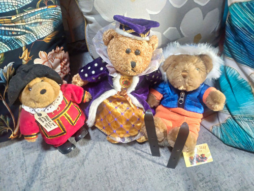 Paddington bear beefeater - bear,